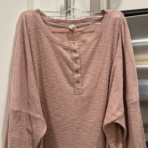 Wishlist Top - Picture 2 of 9